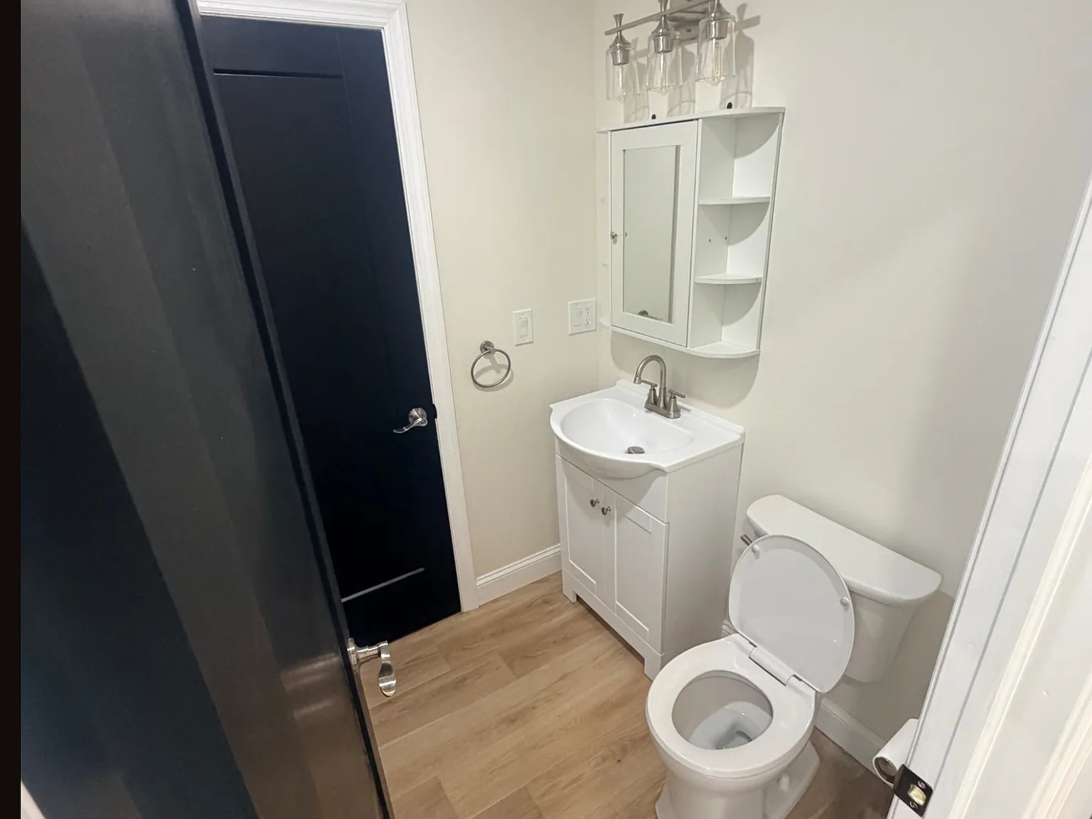 2 bed, 1.5 bath, 880 sqft, $2,400 — Photo 4