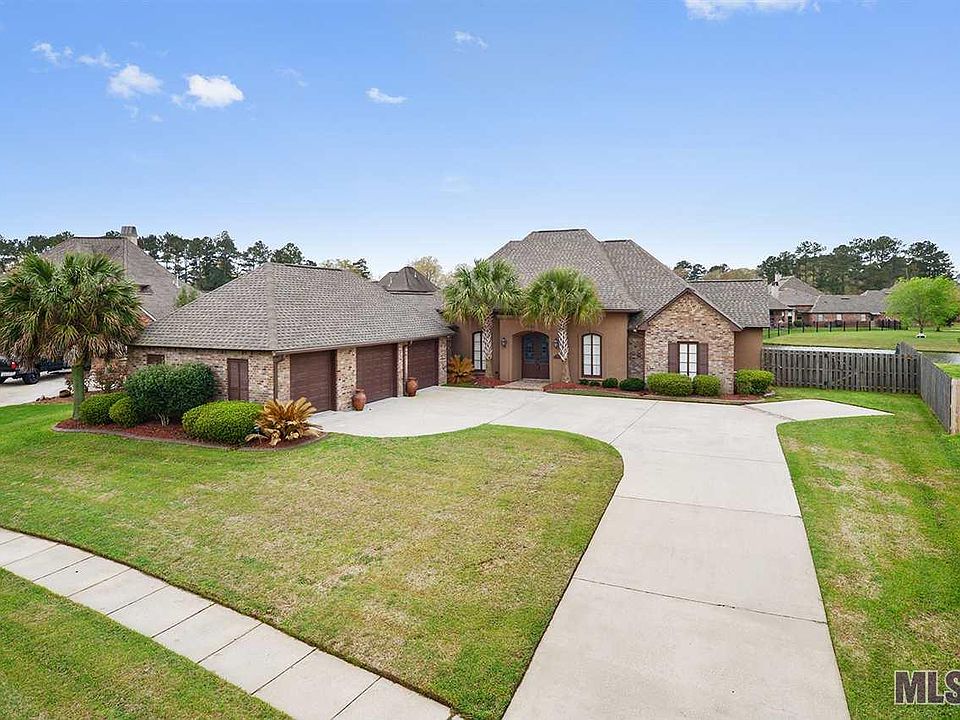 1st image of 18512 Lake Stream Dr