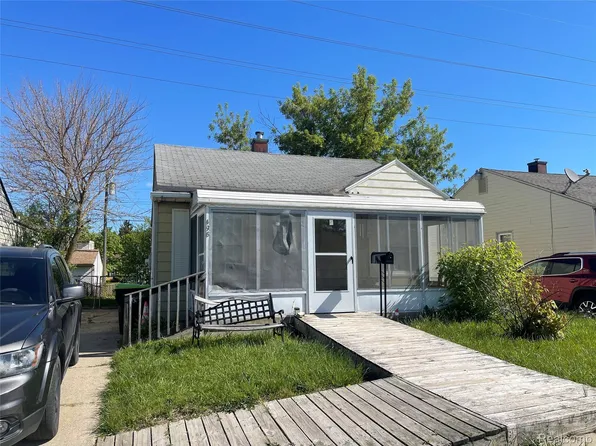 498 Montana Ave, Pontiac, MI 48341
