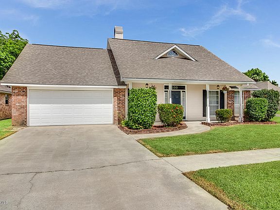3rd image of 200 Huckleberry Dr
