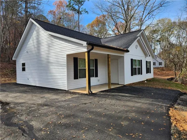 1405 Burnt Stand Rd, Dawsonville, GA 30534