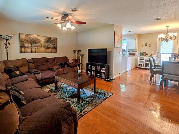 4th image of 3805 Jarren Ct
