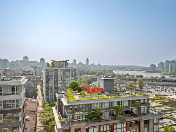 1768 Cook St #1501, Vancouver, BC V5Y 0N3