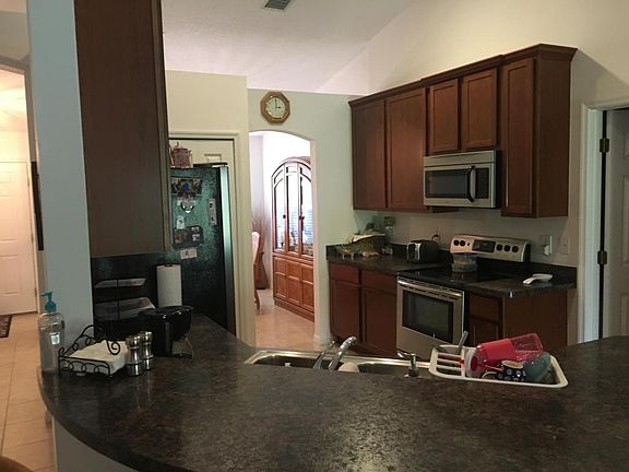 4th image of 534 NW Sagamore Ter