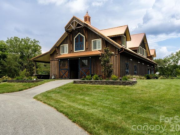 2nd image of 20 Waterford Lakes Dr