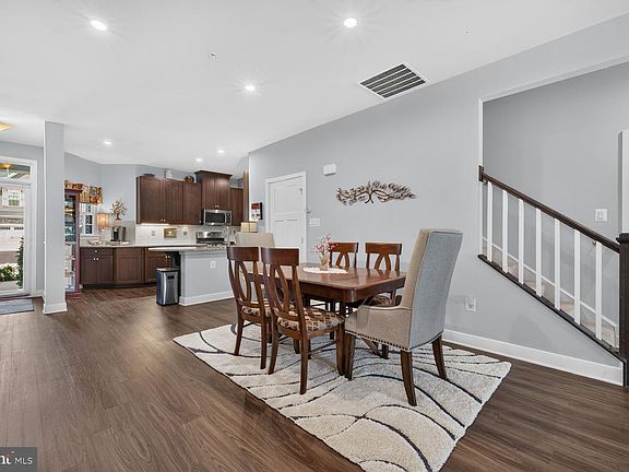 3rd image of 5307 Crape Myrtle Dr