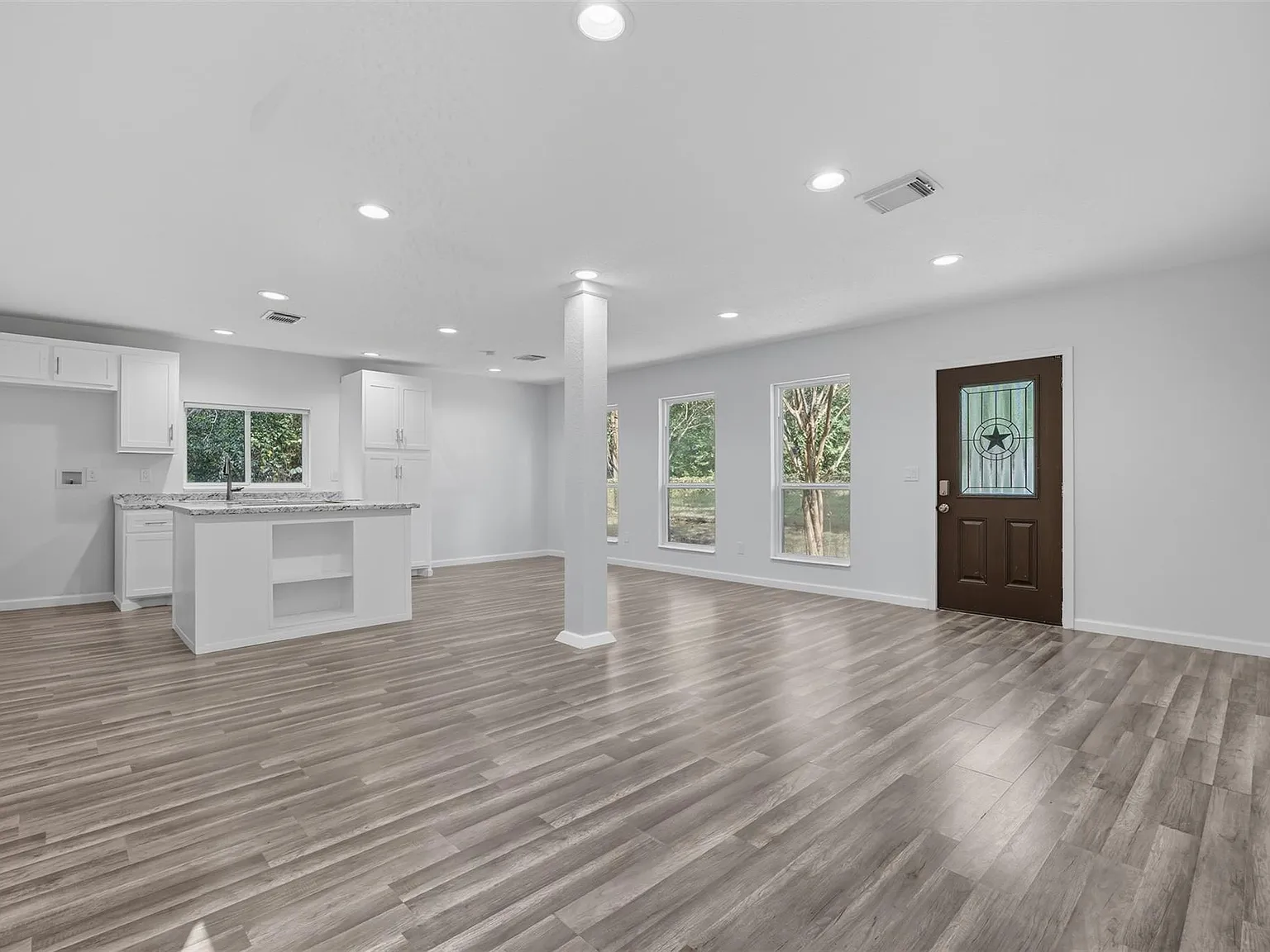 4 bed, 2.0 bath, 1516 sqft, $2,100 — Photo 3
