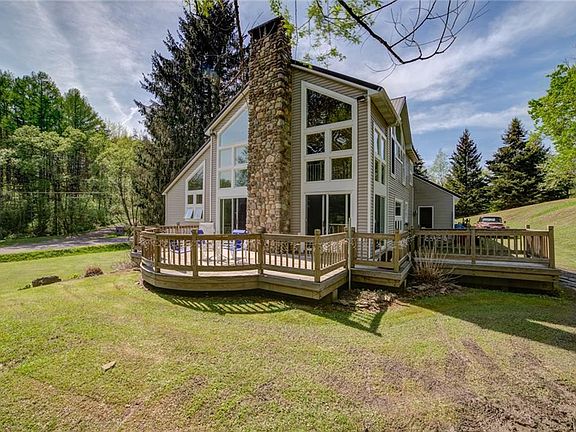 3rd image of 6348 Hencoop Hollow Rd