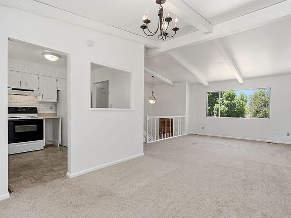 4th image of 307 Bluebird Ct