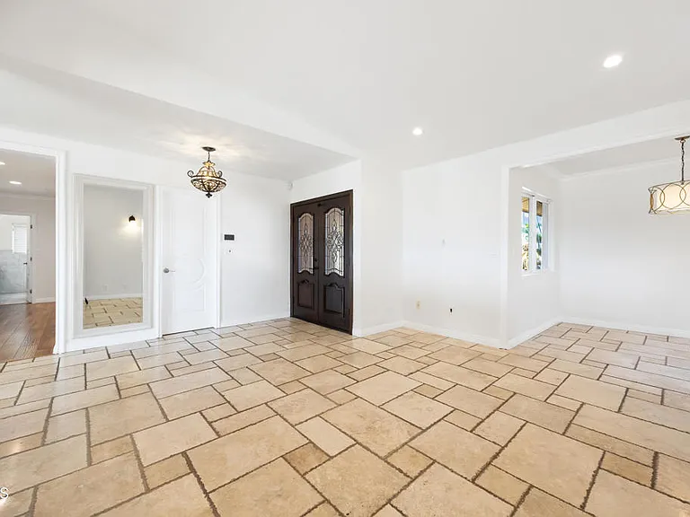 9350 Crystal View Dr — Photo 6