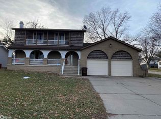 1907 Edgebrook Dr, Marshalltown, IA 50158