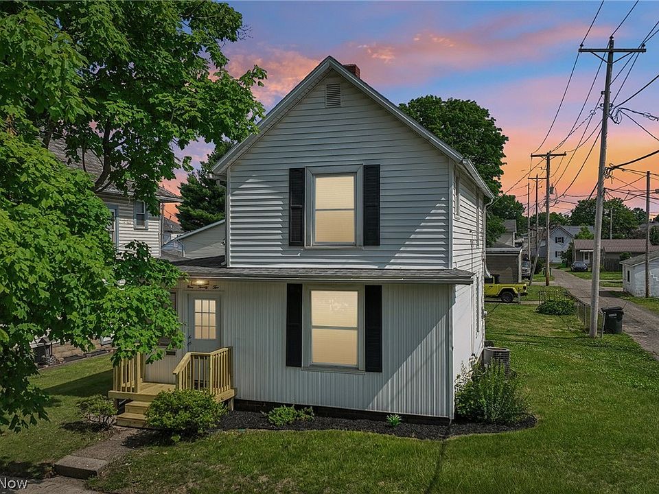 1st image of 922 Pine St