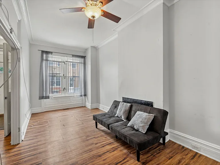 1730 Monument St — Photo 8
