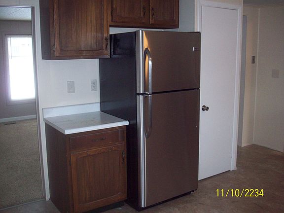 4th image of 106 Pioneer Ave