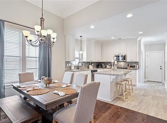 5th image of 3057 Lost Lake Ln