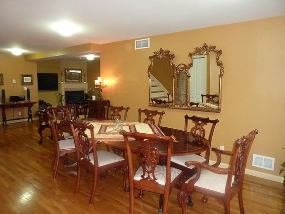 4th image of 32 Cranberry Court