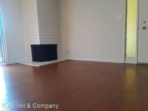 5th image of 1978 Desert Cir APT 4
