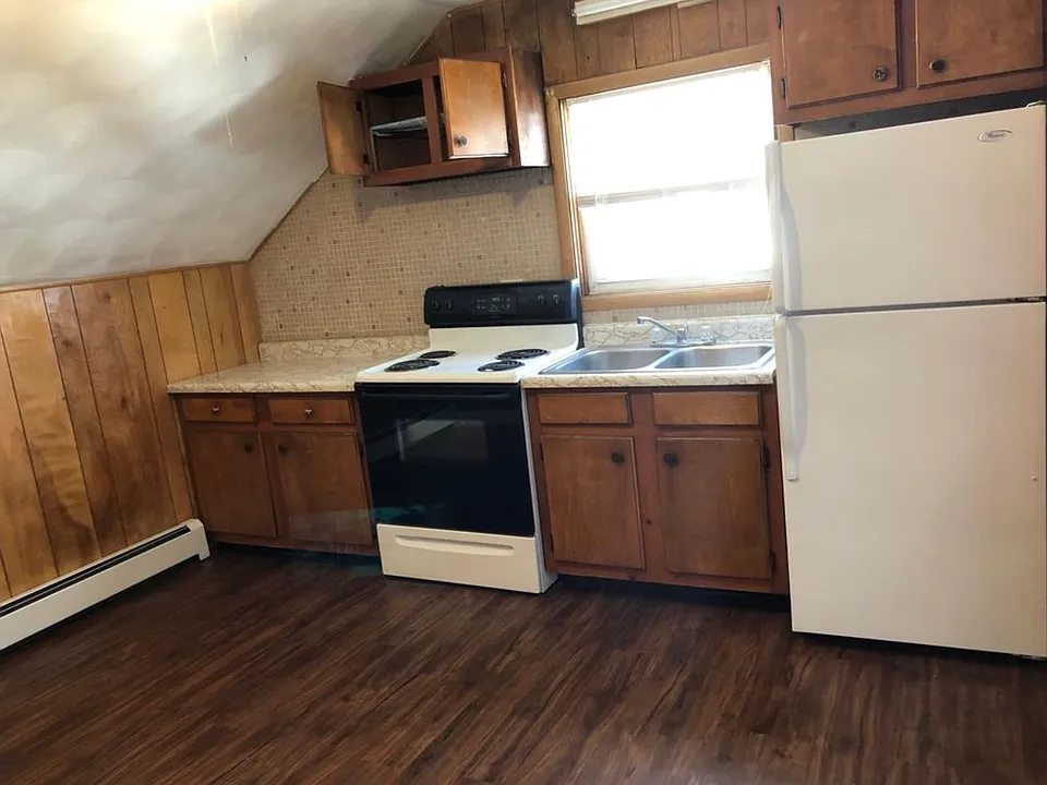 51 Ferris St #2L