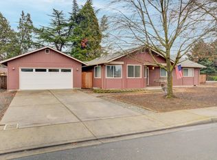 1382 Heather Ln, Central Pt, OR 97502