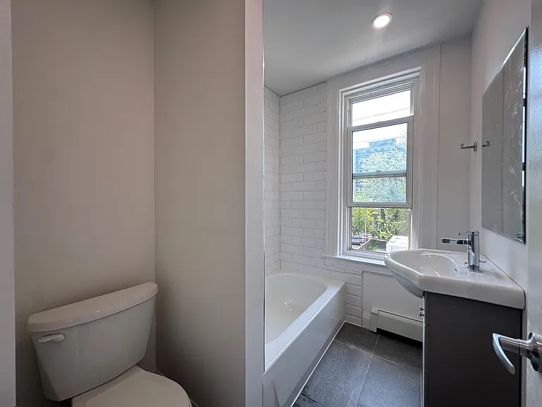 74 Shepherd St W #9 — Photo 8