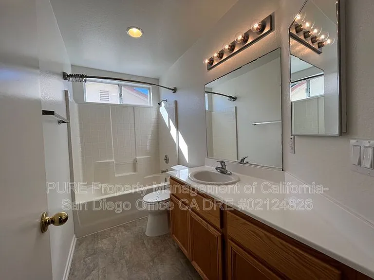 535 Island Breeze Ln — Photo 15