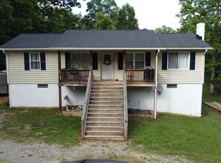 2902 Bacchus Ln, Elliston, VA 24087