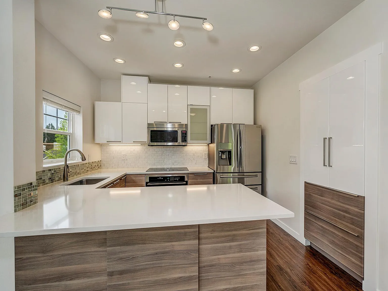 3 bed, 1522 sqft, $3,600 — Photo 2