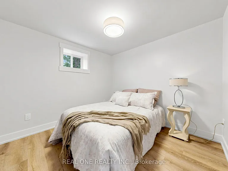 49 Bayview Pkwy #BASEMENT — Photo 13