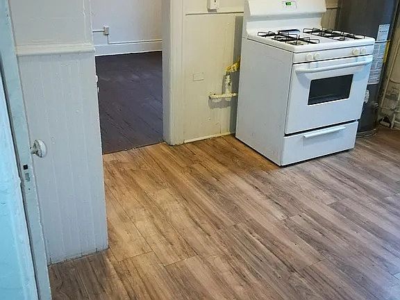 2nd image of 5 Academy St APT 4