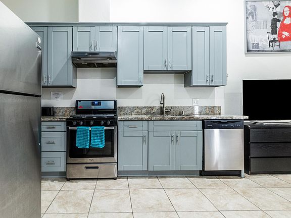 2nd image of 1020 Grand Ave #101