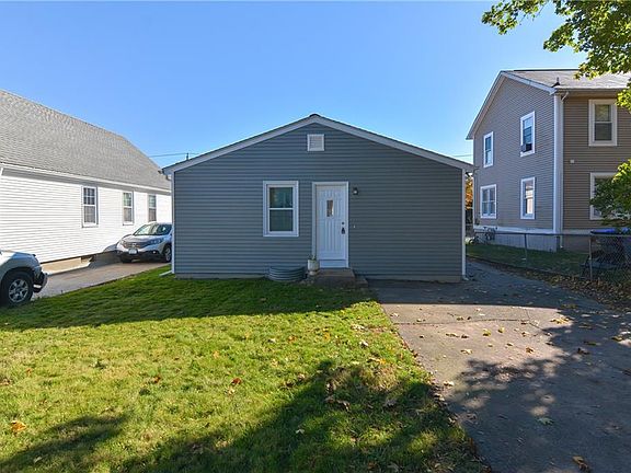 4th image of 62 Crandall St