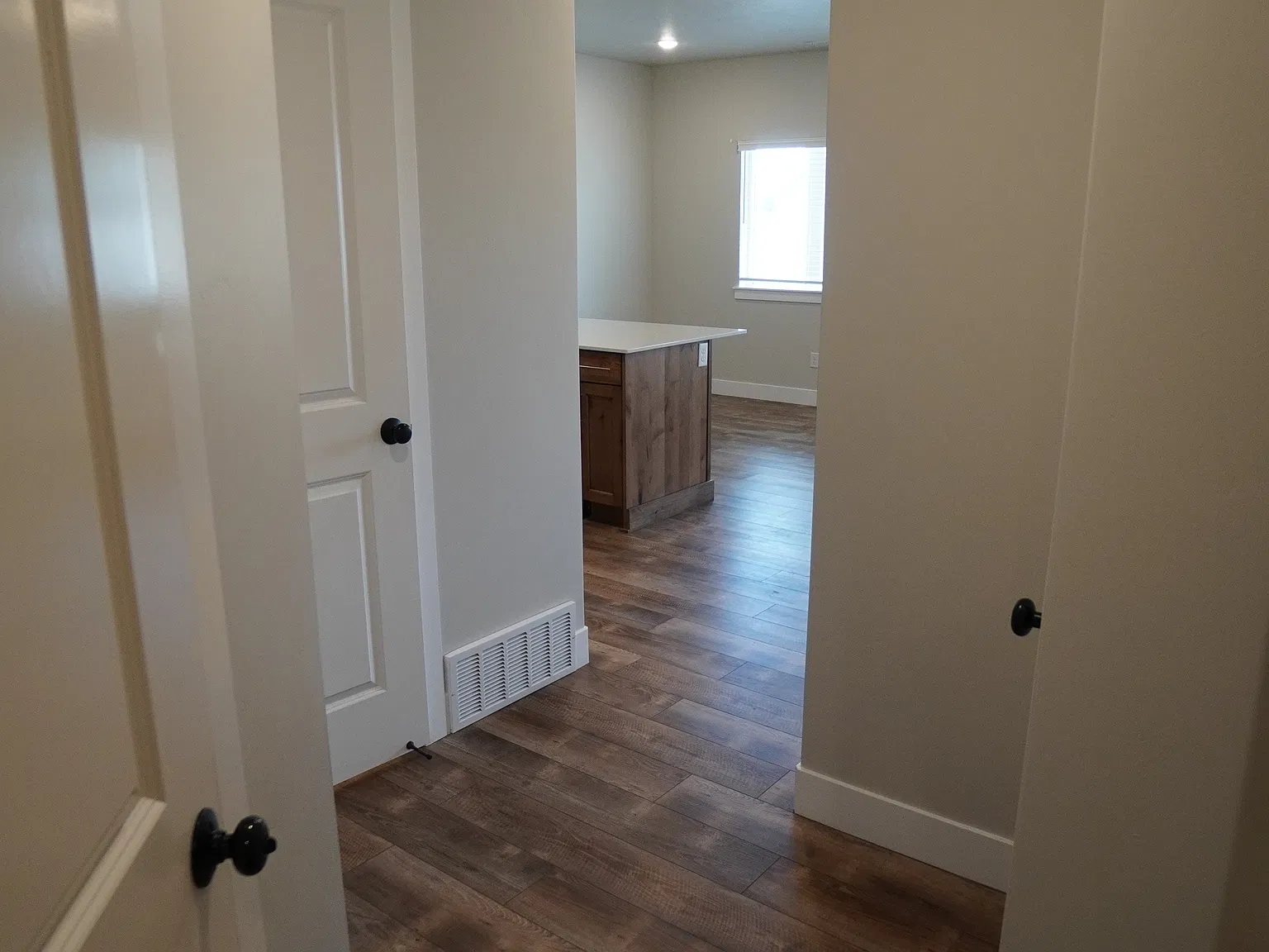 Beautiful townhome @ 1167 N Canterbury Way, Clearfield — Photo 4