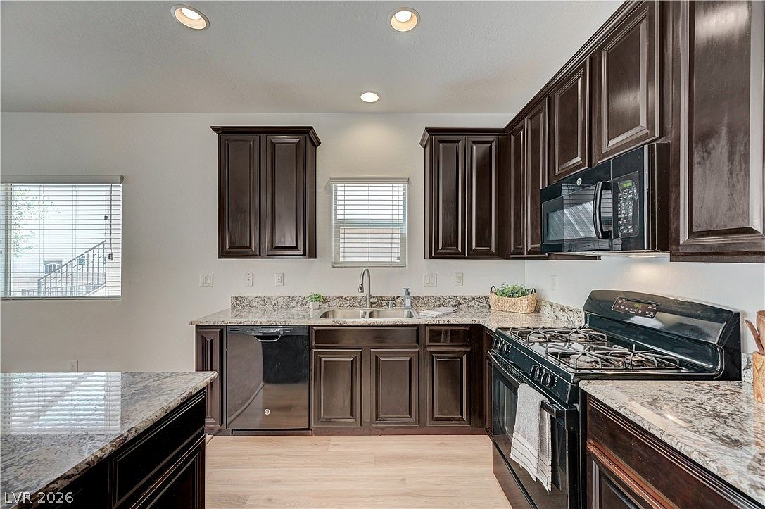 7760 Petite Pillar Ct — photo 4