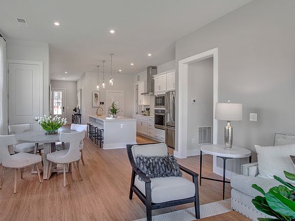 3rd image of 1794 Flora Ln
