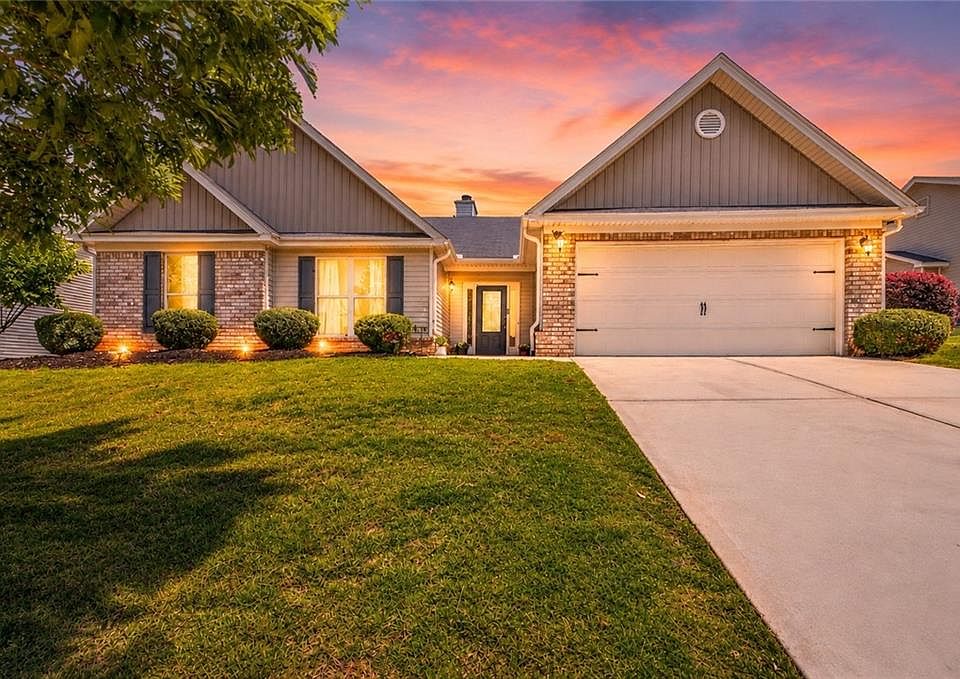 1st image of 558 River Mist Cir