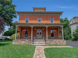 33 State St, Middleport, NY 14105