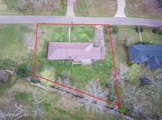 306 E Court Ave, Mendenhall, MS 39114