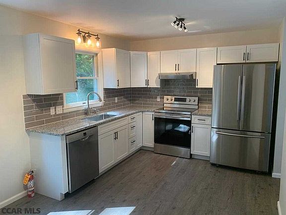 5th image of 212 Fernwood Ct