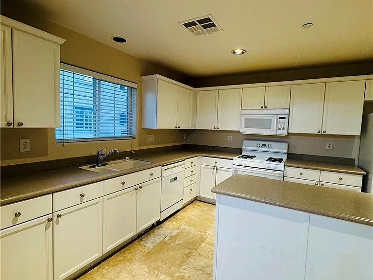 9160 Dimpled Ct — Photo 26