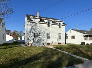 950 N 21st St, Manitowoc, WI 54220