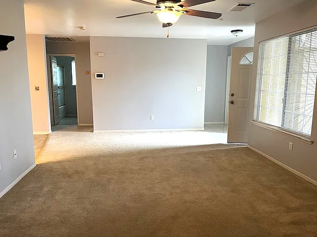4 bed, 1311 sqft, $2,450 — Photo 3