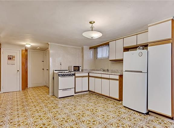 2nd image of 1003 Swinton Ave