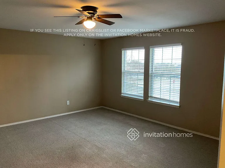 1002 Chatham Ln — Photo 11