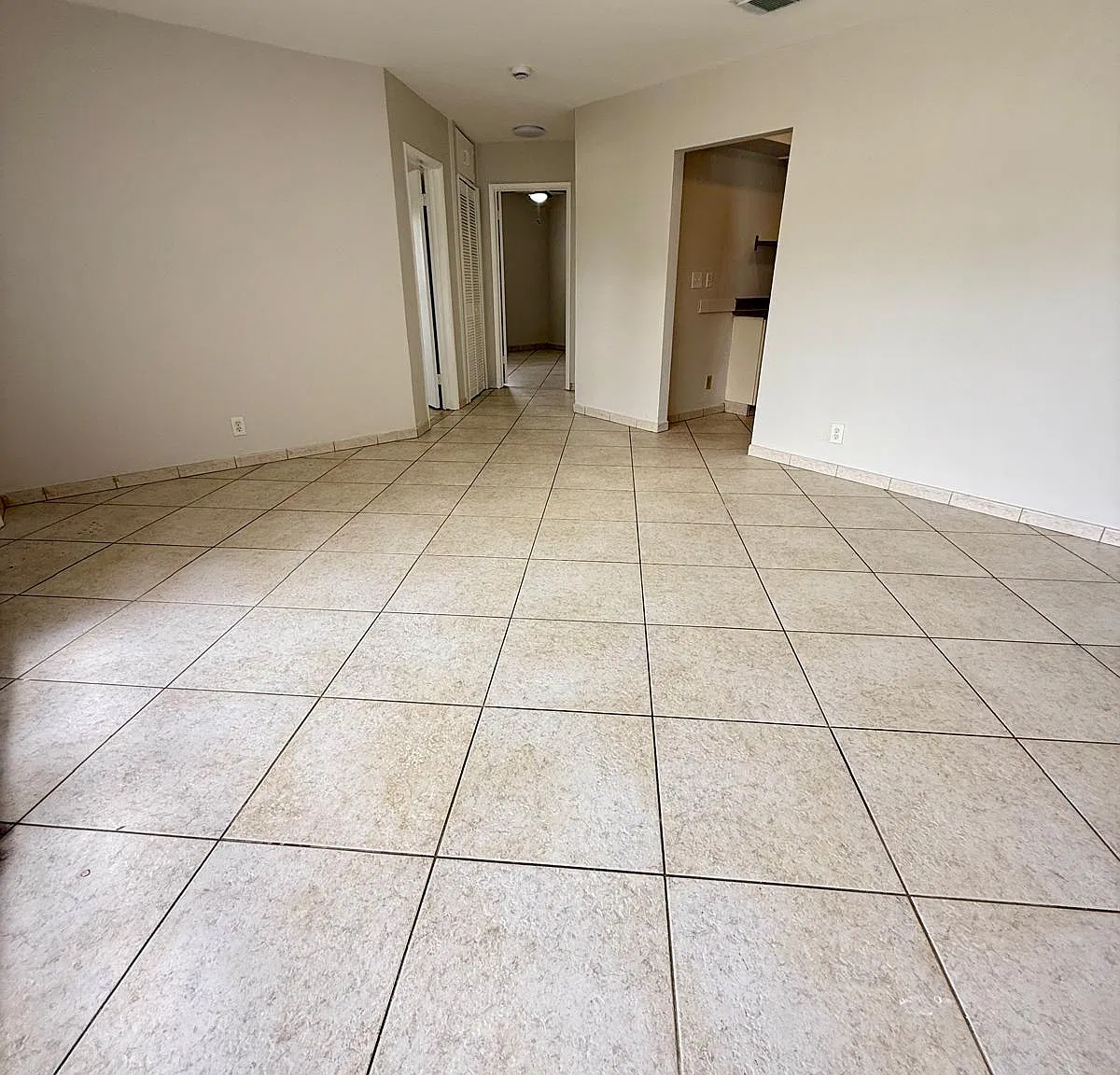 2240 N 57 way - unit 1 — Photo 4