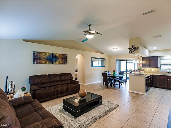 5th image of 132 SE 4th Terrace Cpe