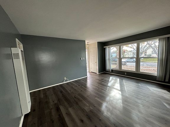 4th image of 2911 Centralia St