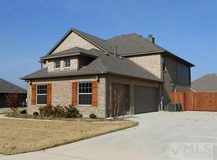 604 Maple Dr, Pilot Point, TX 76258