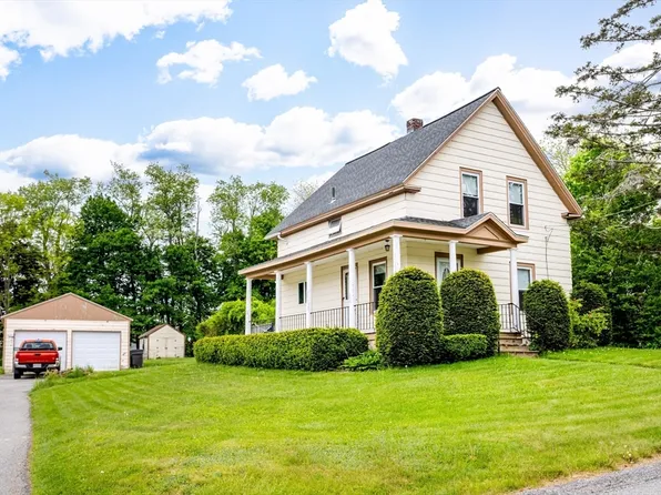 54 Charles St, Gardner, MA 01440