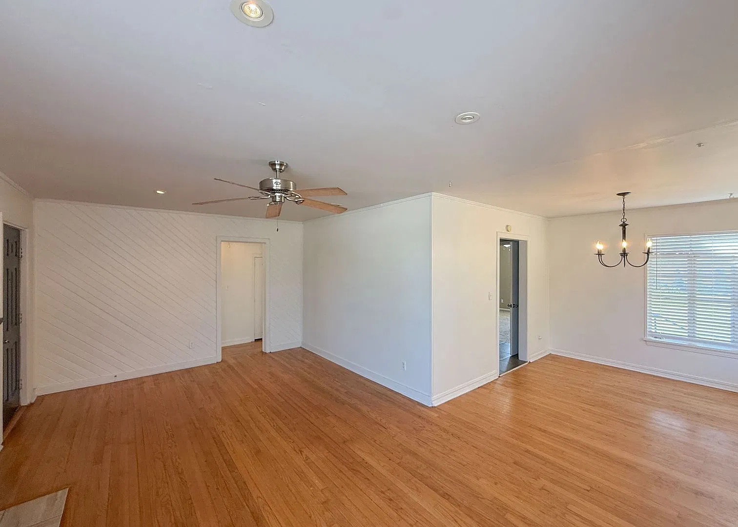 3 Bedrooms in OKC! — Photo 2