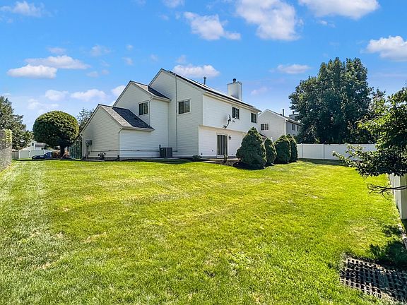 4th image of 174 Buttonwood Dr